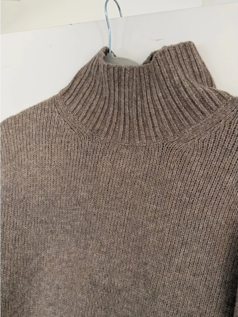 Abercrombie & Fit Oversized Turtleneck Sweater - Picture 3 of 4